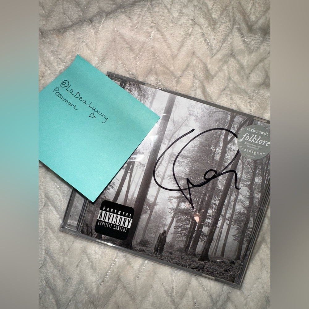 Taylor Swift ‘Folklore’ Signed Cd